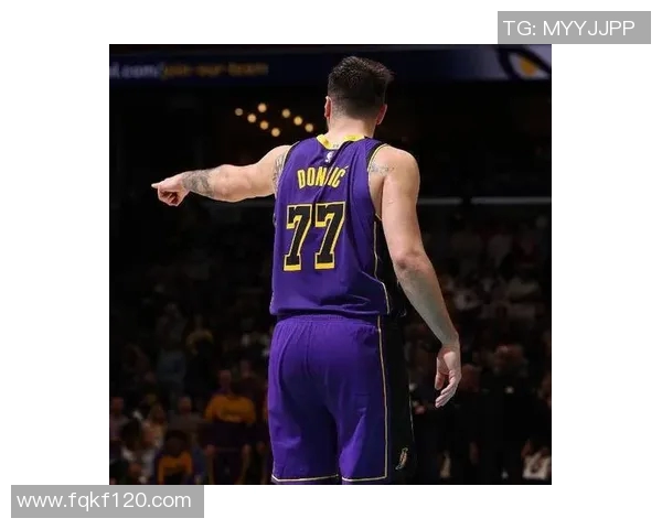 独行侠主场力克湖人，唐西奇砍下生涯新高35分