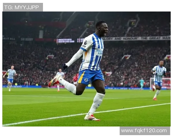 汉达诺维奇脚后跟绝杀，曼联2-1险胜布莱顿