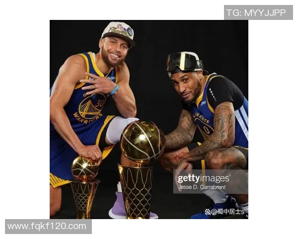 勇士正式敲定5笔2换1交易，豪取新赛季冠军光环