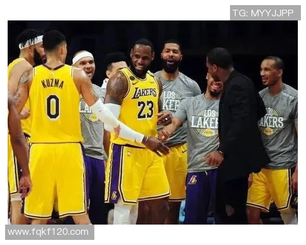 詹姆斯带领湖人豪取三连胜，积极备战季后赛